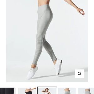 Blanqi sport support hipster cuffed leggings dove grey large - NWT never worn!